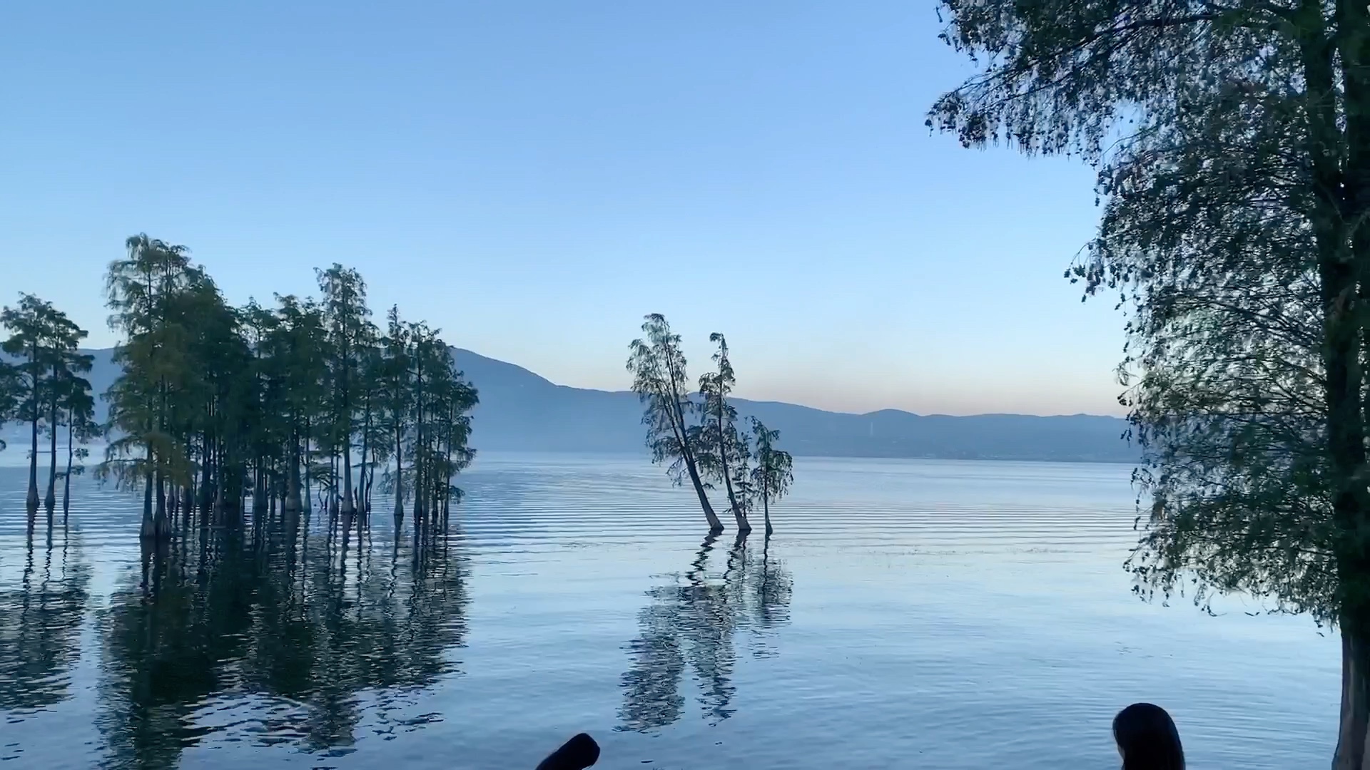 去有風的地方 看海 聽歌