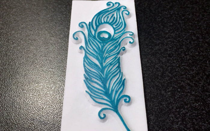 一根羽毛孔雀毛朱小腰的橡皮章雕刻全过程线条的练习