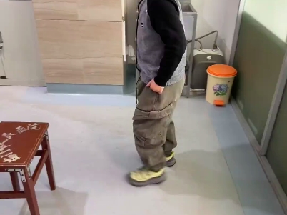 小孩打针