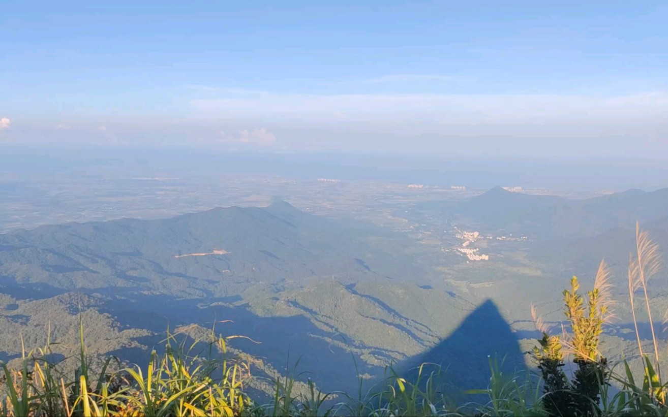 海南乐东尖峰镇,处处都是风景,看完日出再看日落.哔哩哔哩bilibili