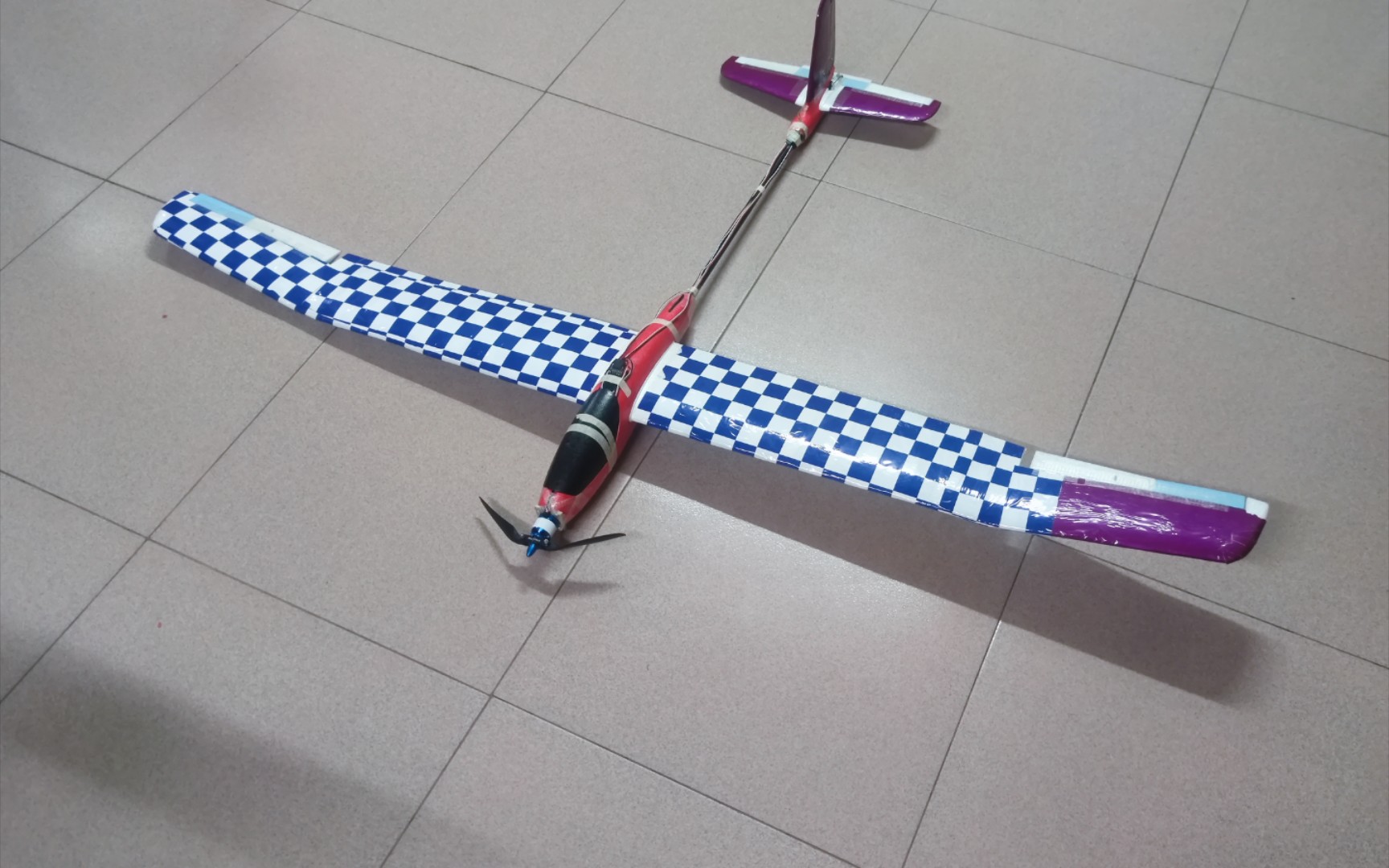 84cm手抛爆改,1.6m电动滑翔机制作,超低成本的电滑_哔哩哔哩_bilibili