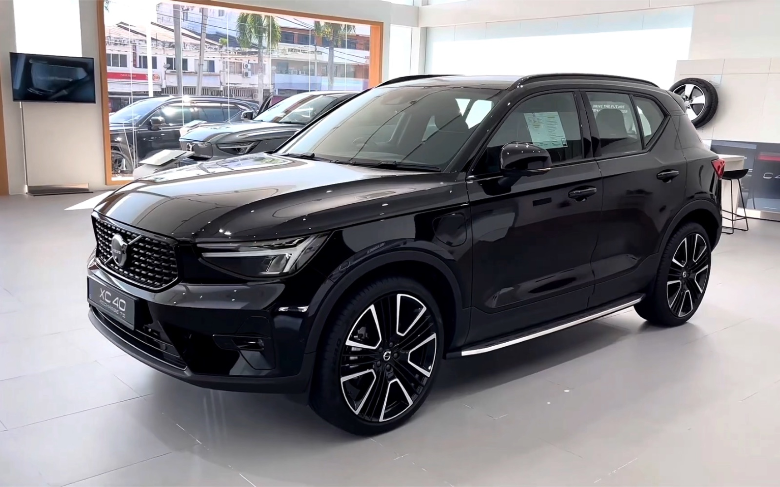 0t 48v轻混,2023款沃尔沃xc40车型介绍及落地参考#沃尔沃xc40 #沃尔沃