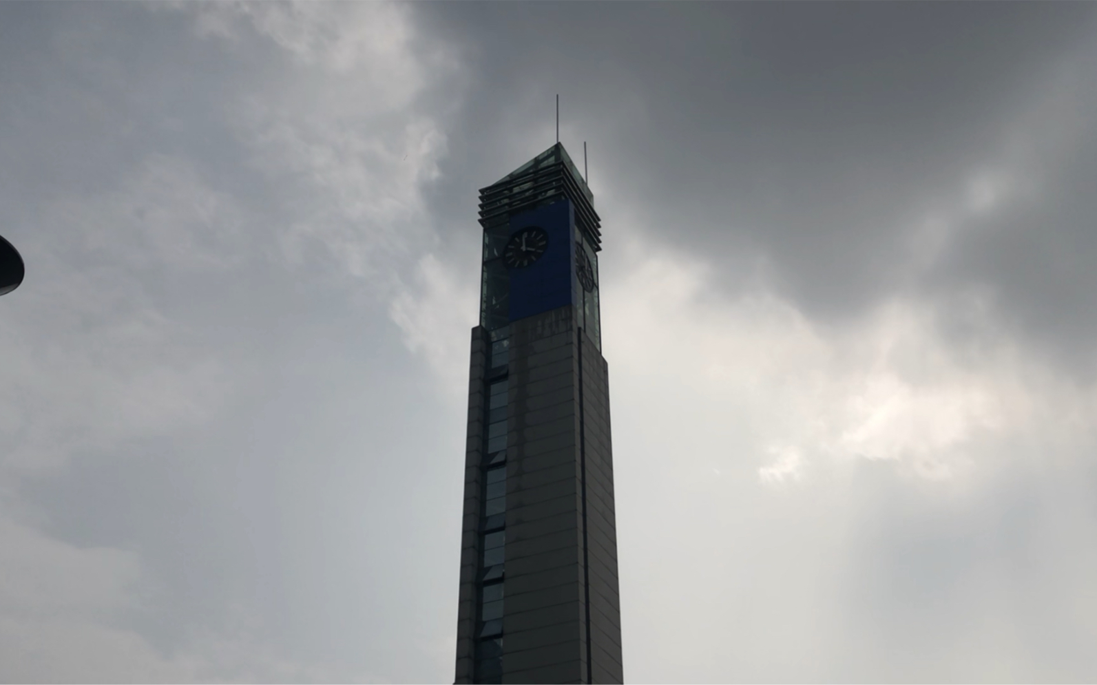 重庆北站南广场钟楼下午4点整点报时(音乐盒钟声)