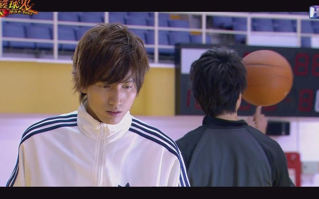 篮球火人外有人战神东方翔和斗魂无极尊单挑再次被秒杀