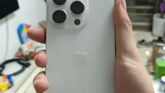iPhone16pro 开箱 用了两天 眼睛好疼
