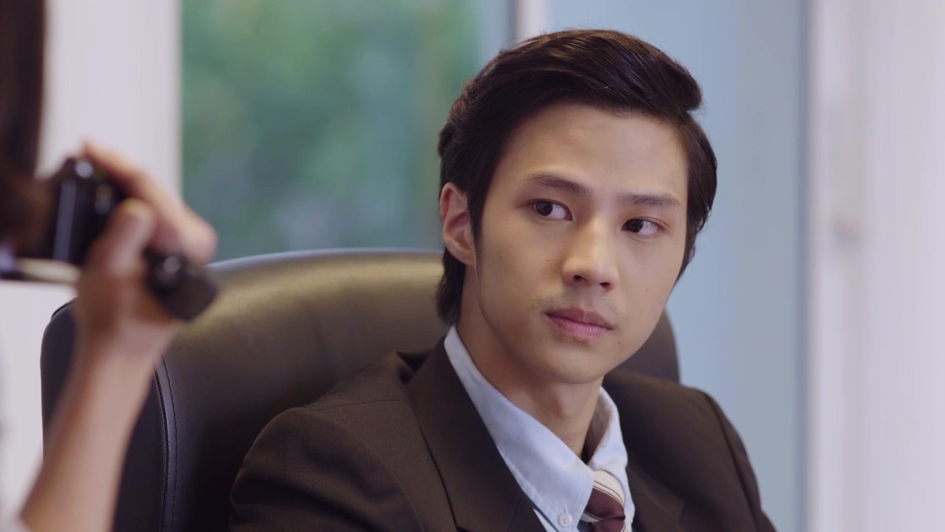 陈寻在被采访时说出的这句话,表现出了他的懊悔与孤独.