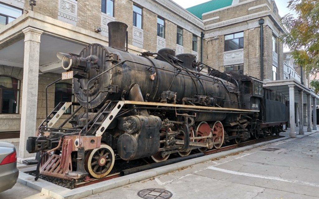 沈阳辽宁总站旧址上游型1566号蒸汽机车