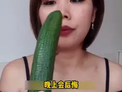 下载视频: 一个弹力带练出蜜桃臀