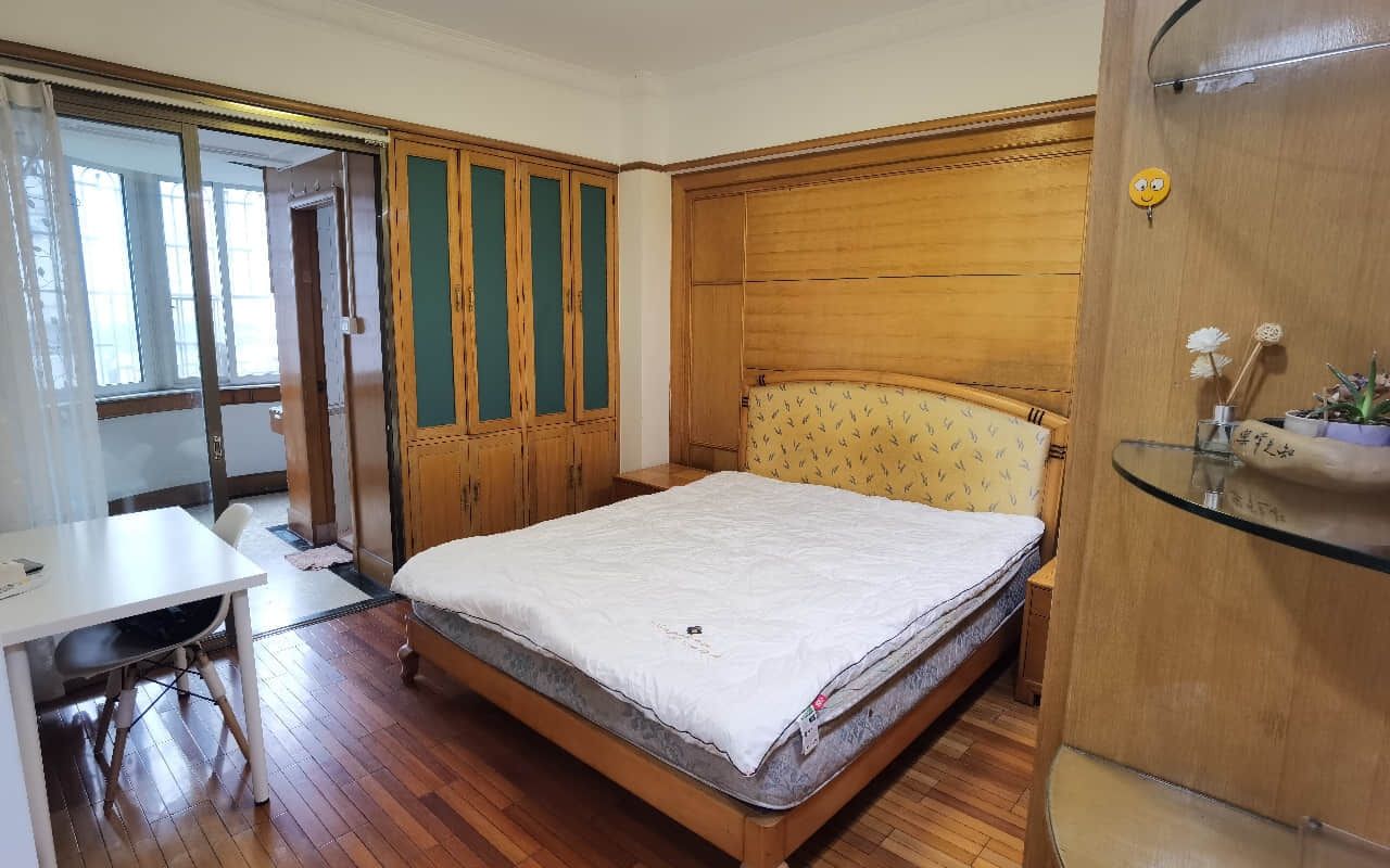 天河区 1/3号线 体育西路 居民楼小区 主卧