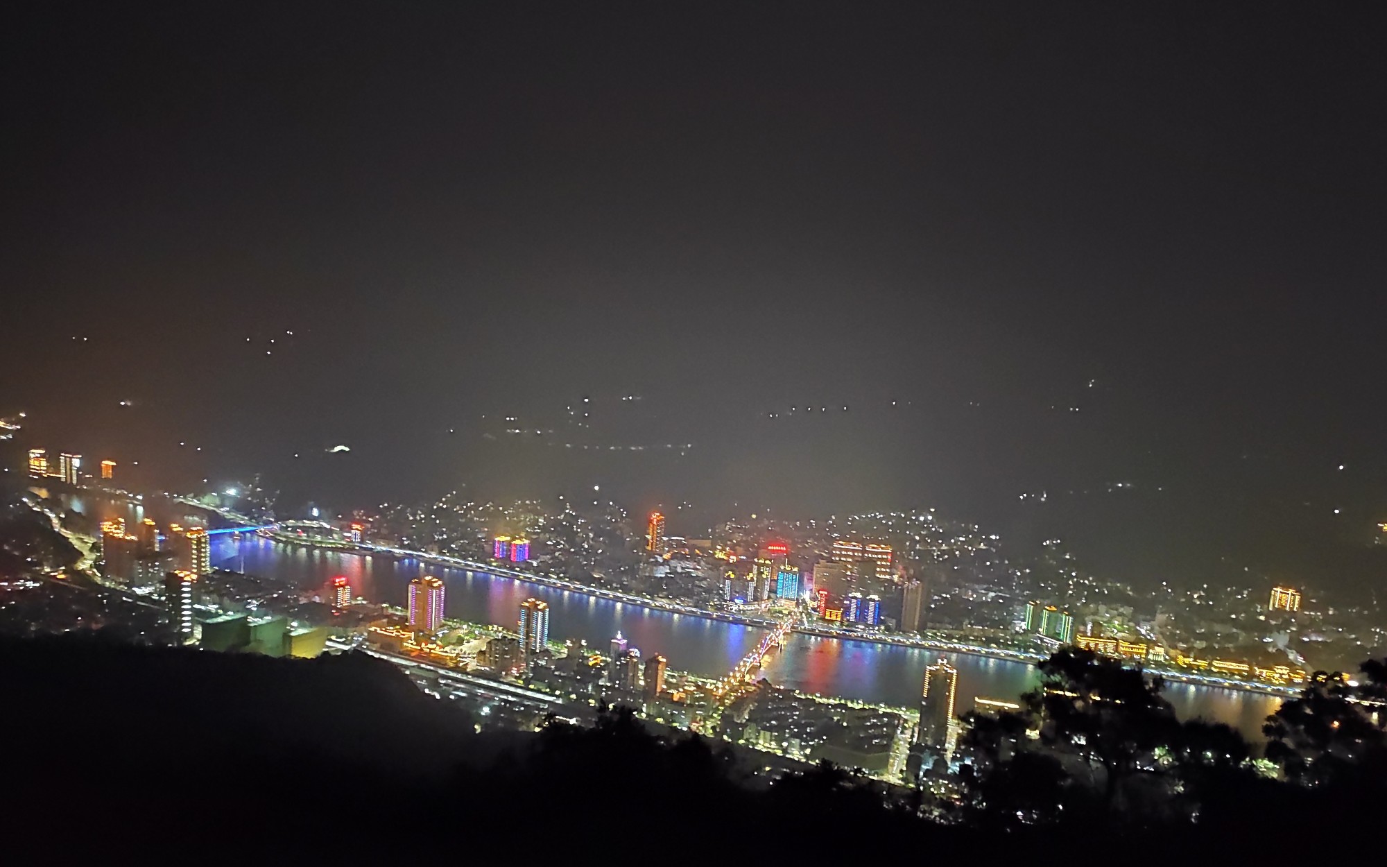 今天带你们跑本地"秋名山"