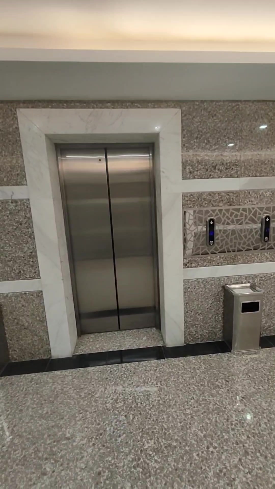 (良心改造)未来大厦电梯