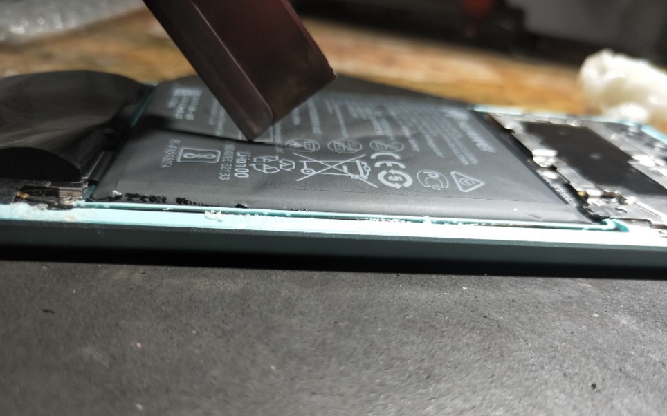 华为手机的通病鼓成包的电池