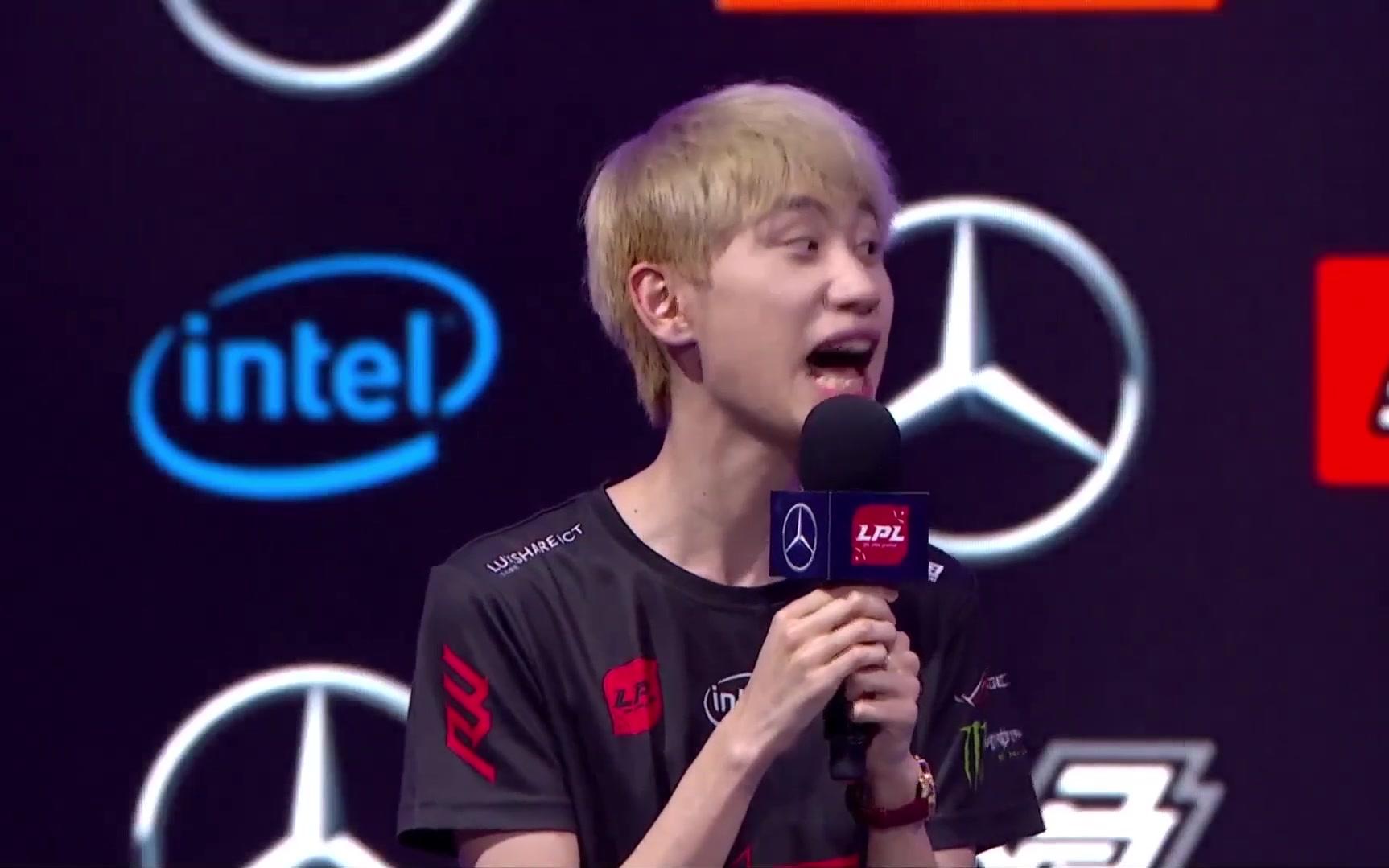 可惜鬼才doinb化身采访鬼才,这也太真是了8