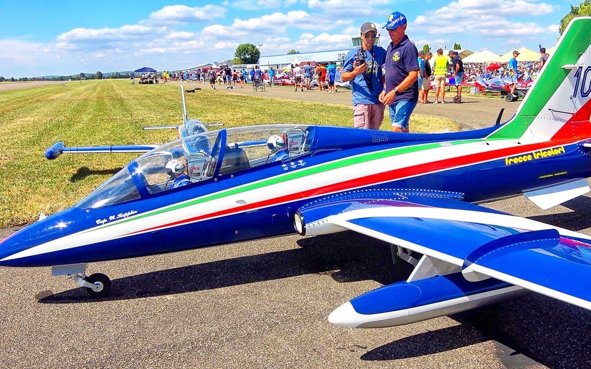 【rc】74公斤级航模飞行表演mb-339 aermacchi rc turbine jet