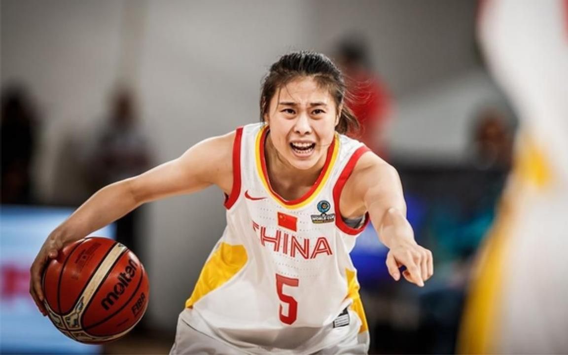 罕见中韩女篮巅峰对决!李月汝吊打朴智秀,李媛关键时刻却掉链子