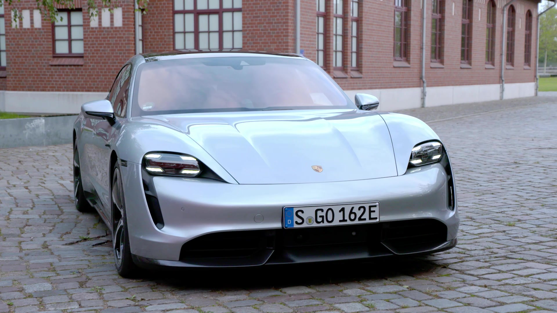 「保时捷taycan」2020款 保时捷taycan turbo s 白云石银