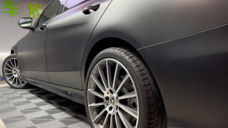 奔驰c260,绸缎磨砂黑车身改色膜