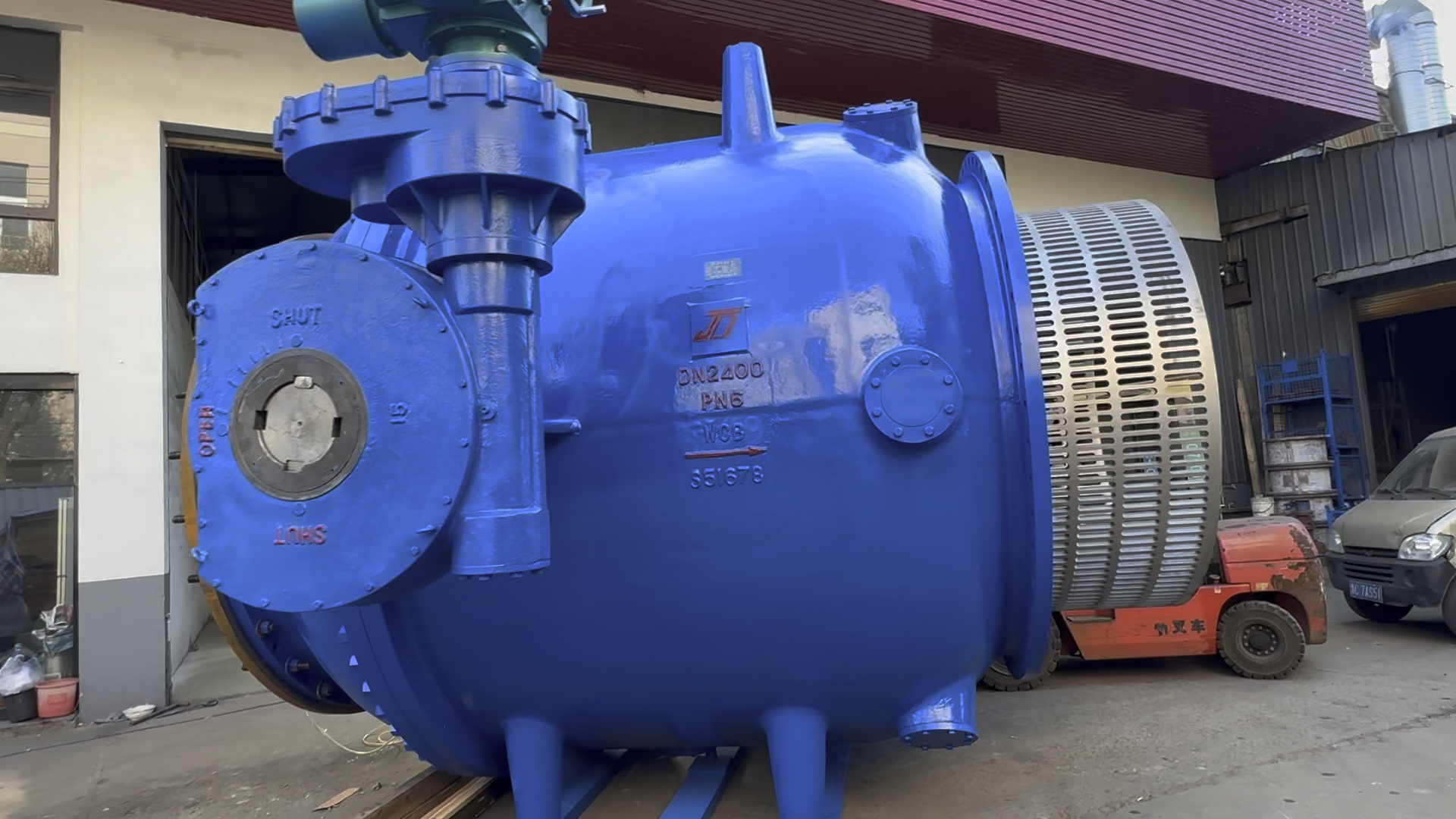 上欧生产的dn2400电动调流调压阀产品展示视频,优异的产品性能和超高