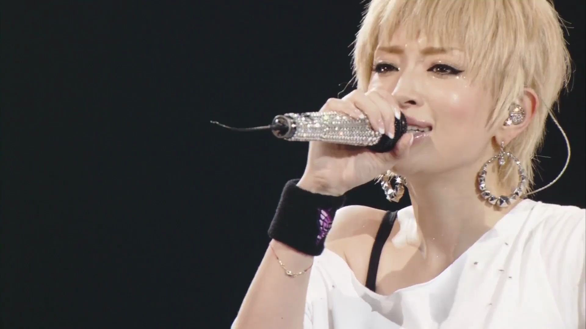 亚洲天后滨崎步-love song_哔哩哔哩 (゜-゜)つロ 干杯~-bilibili