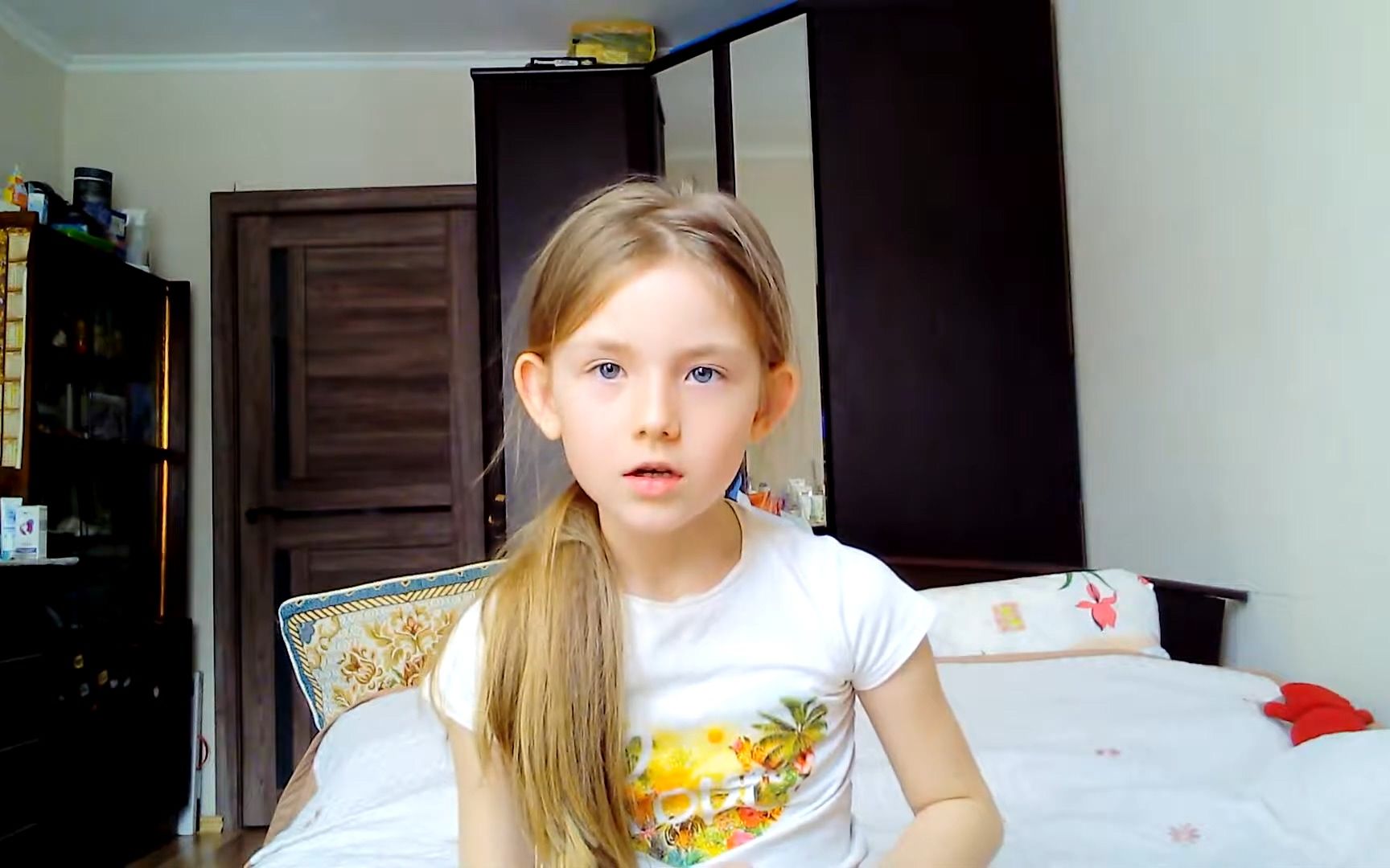 可爱俄罗斯女孩做作业_哔哩哔哩_bilibili