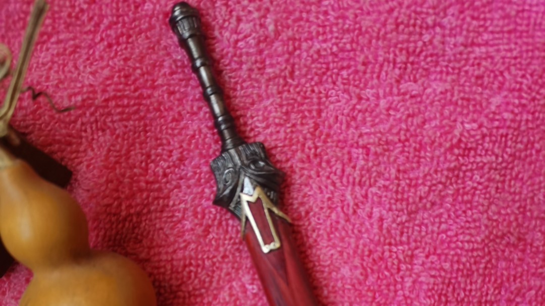 1:6青霜剑模型 钛合金一体雕刻 剑鞘红木加黄铜装具