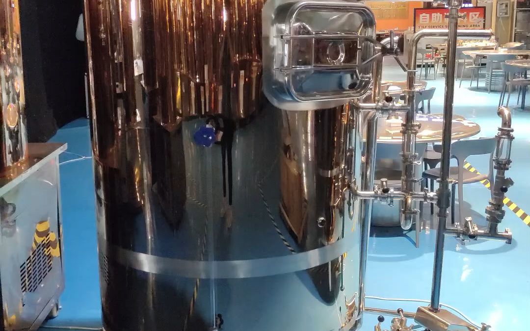 精酿啤酒设备 精酿啤酒灌装机 啤酒墙