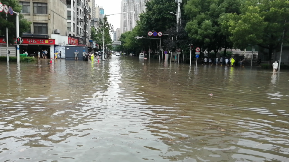 【东方水城】今天武汉按惯例下暴雨了,发一段去年拍的视频哔哩哔哩bilibili