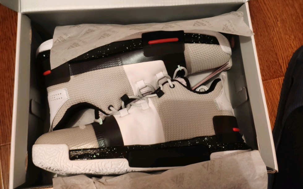 匹克闪现1,大体重球员福利,真的软,弹.