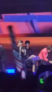 Download Video: 【钟辰乐】Broken Melodies的即兴 非常震撼的高音 （231210 Jingle Ball in Boston）