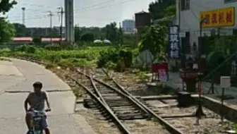 泰安东废弃铁路铁路岔口。