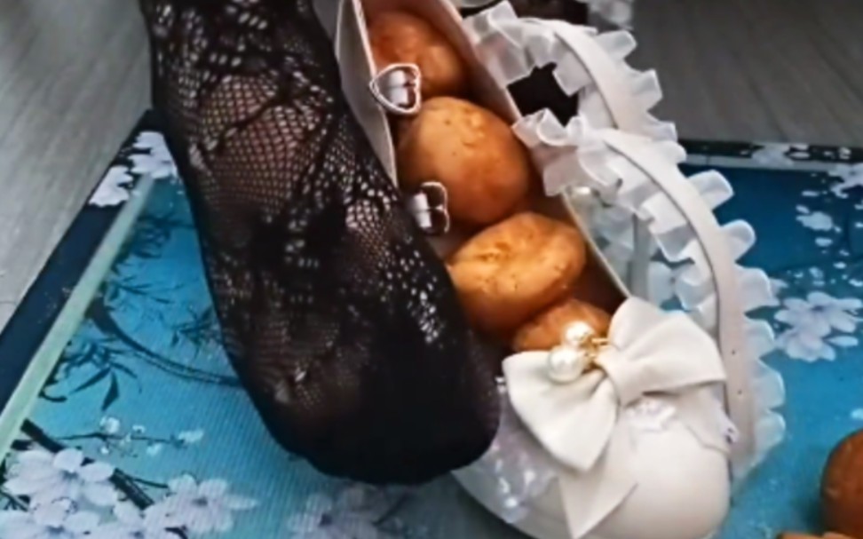 泡芙当鞋垫,踩下去的感觉太爽了