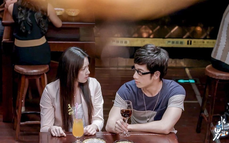 【爱肉肉爱电影】4分钟看完《水男孩》12-17 不谈恋爱 屁事儿没有