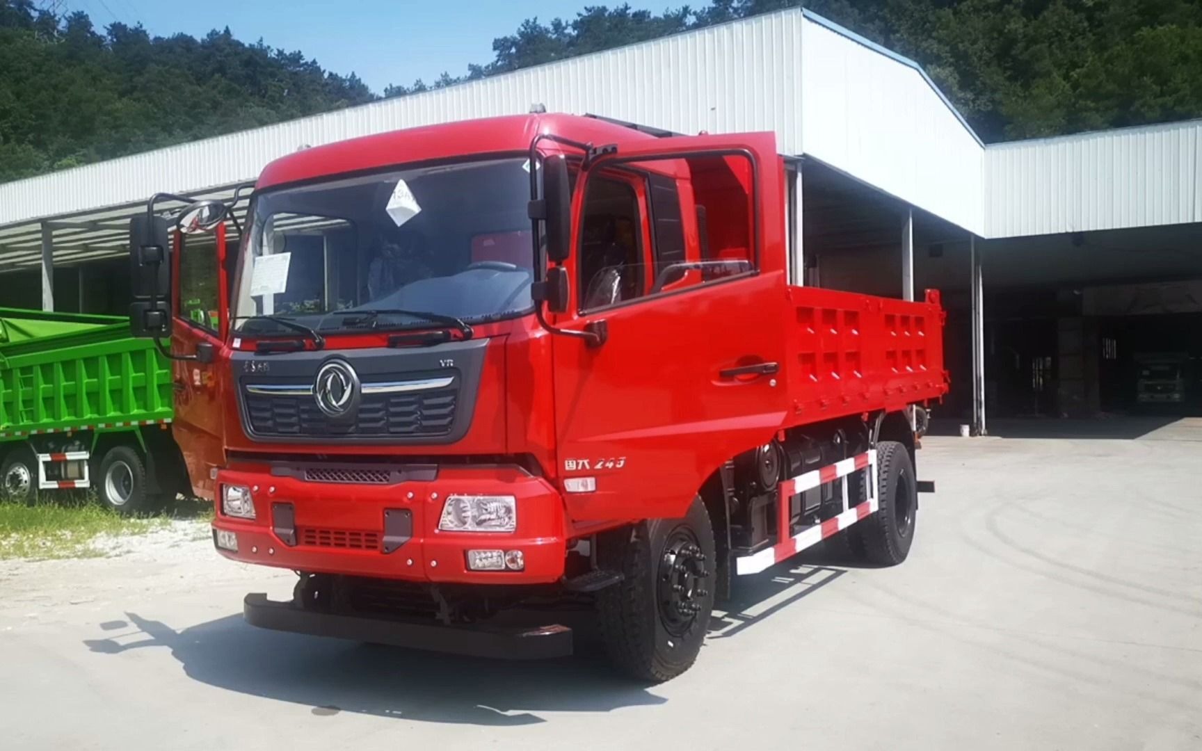 国六东风天锦245马力5米货箱单桥自卸车