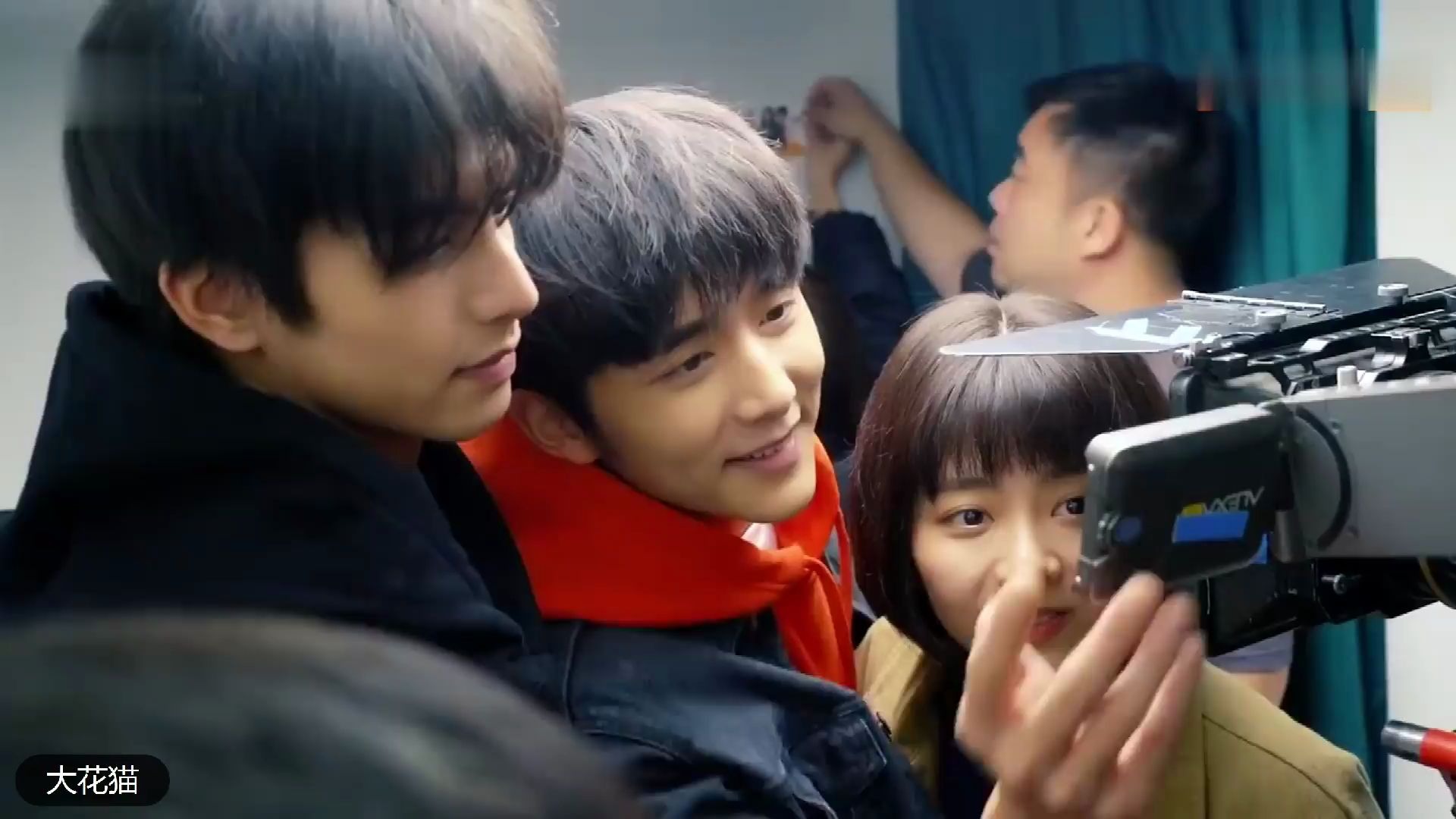 以家人之名# 花絮之大头贴篇~仨孩子都好可爱哦!自由发挥得不错