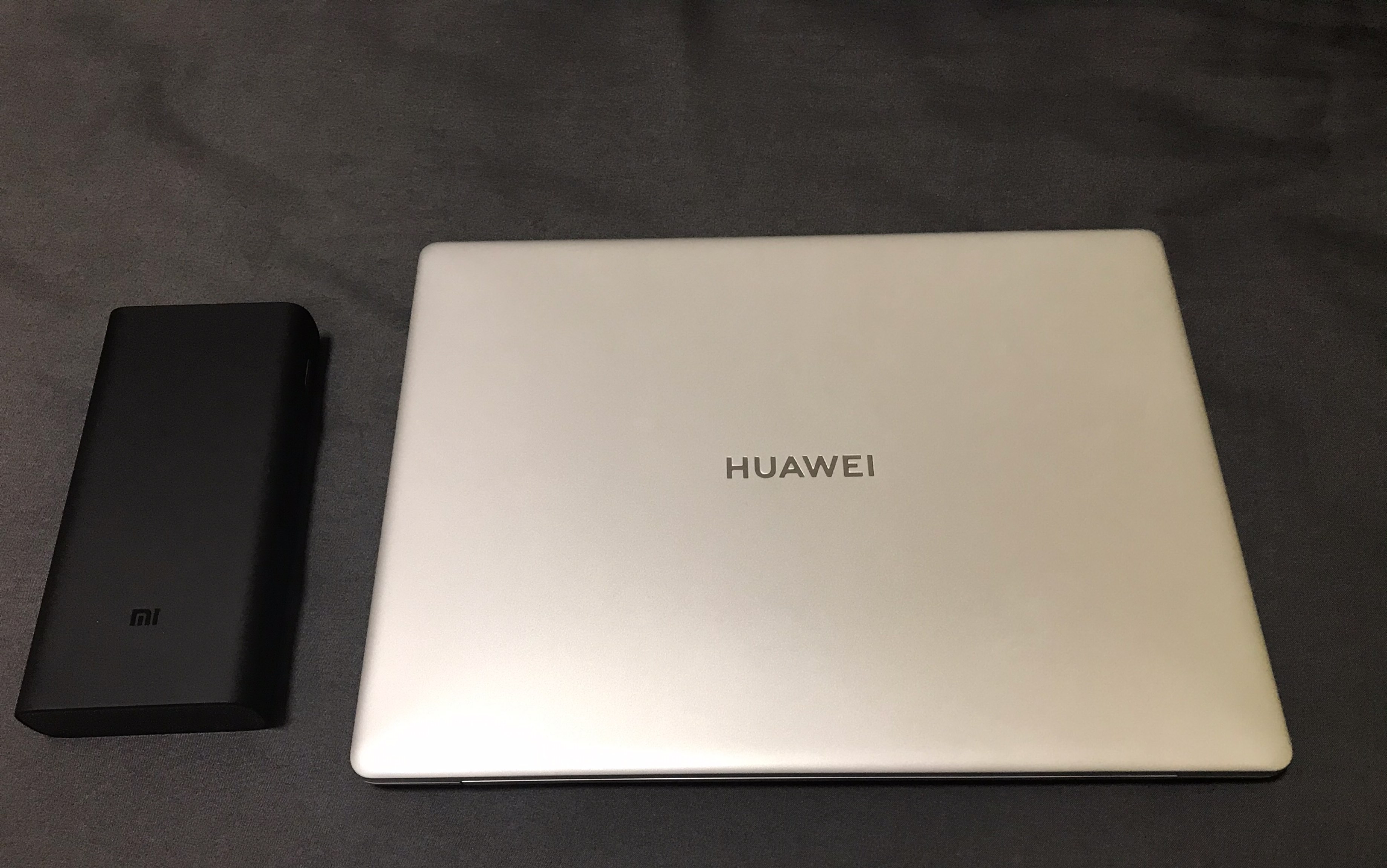 华为matebook13 2020款 小米充电宝高配45w(用充电宝冲笔记本多爽?