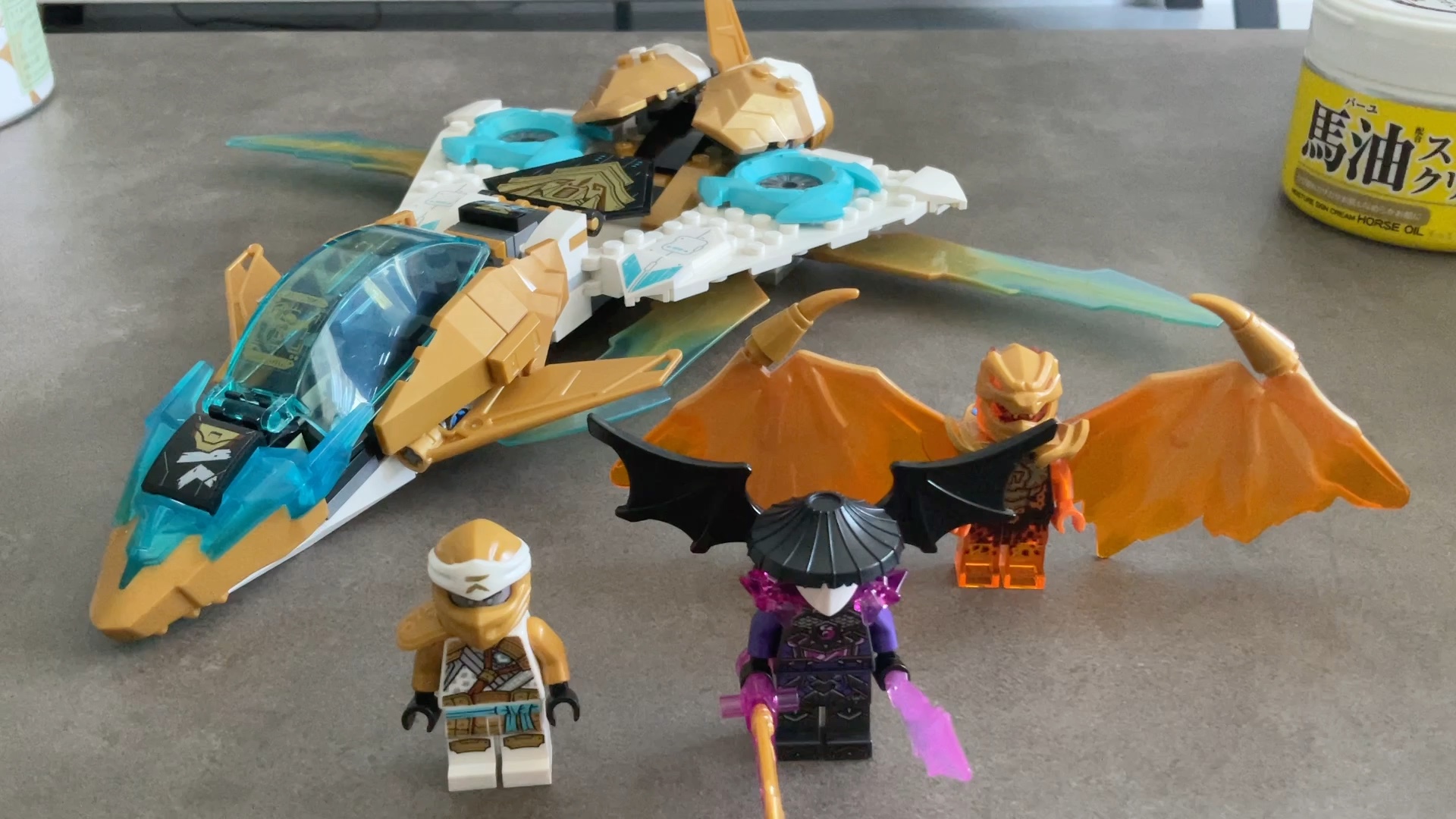 乐高幻影忍者第16季赞的黄金飞龙喷气式飞机