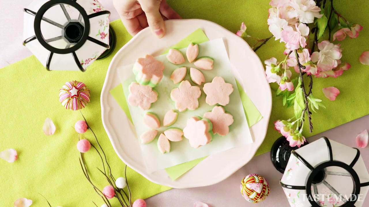 【吃之前的小装饰】日本传统小点心——菱饼_哔哩哔哩 (゜-゜)つロ