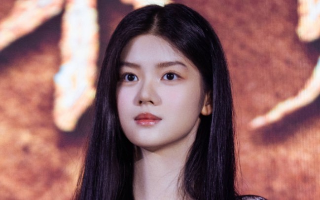 周漾玥八字,壬水人生于己酉月,年干丁火为用,时干甲木泄秀而美.