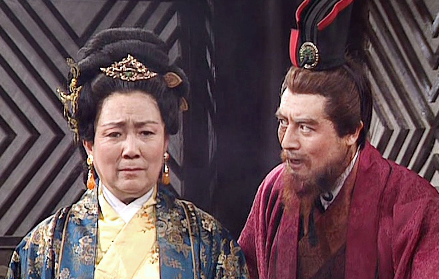 【五版对比】吴国太怒斥孙权