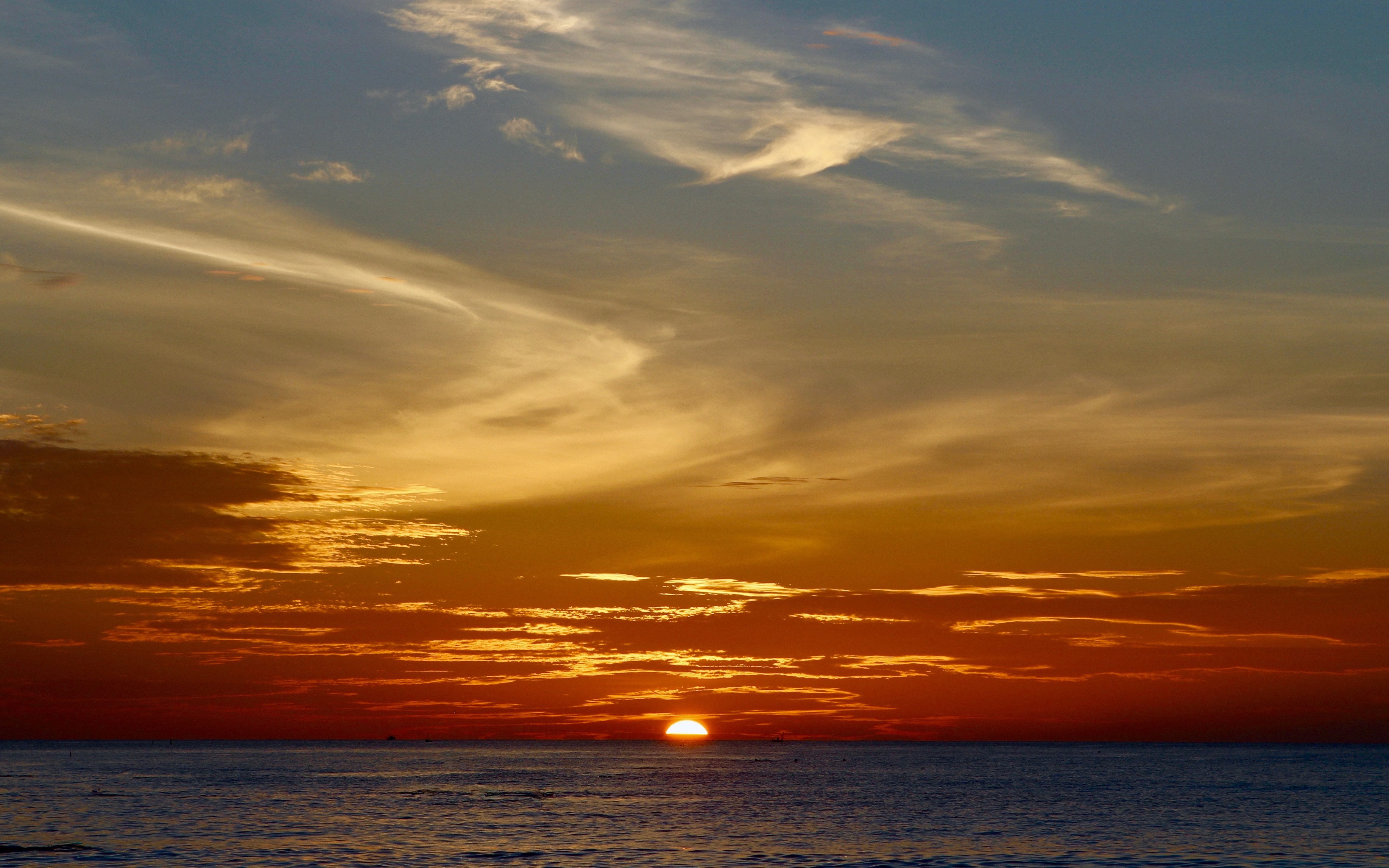 「岘港」美溪海滩日出_哔哩哔哩 (゜-゜)つロ 干杯~-bilibili