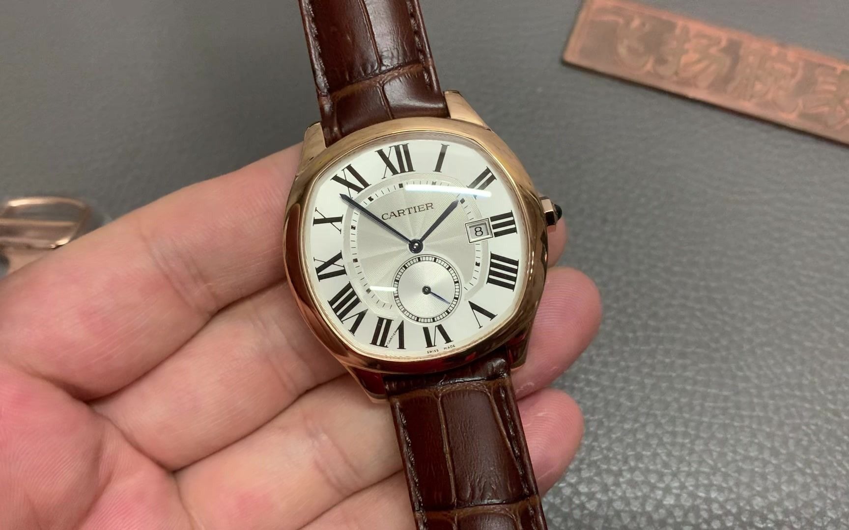 飞扬腕表:gs卡地亚龟型腕表,两针半 可商务可正装_哔哩哔哩 (゜-゜)つ