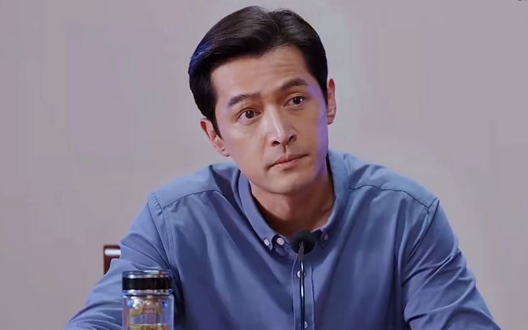 书记去吃饭被老板以为吃白食,结果得知背后真相,简直太吓人了.#胡歌