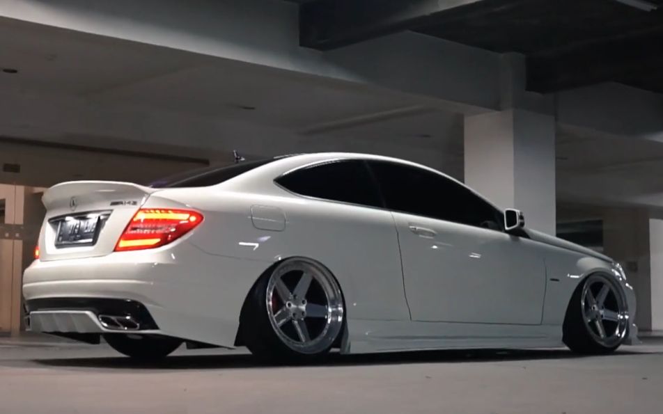 奔驰w204c204c级coupe改装低趴气动rotiform轮毂姿态党