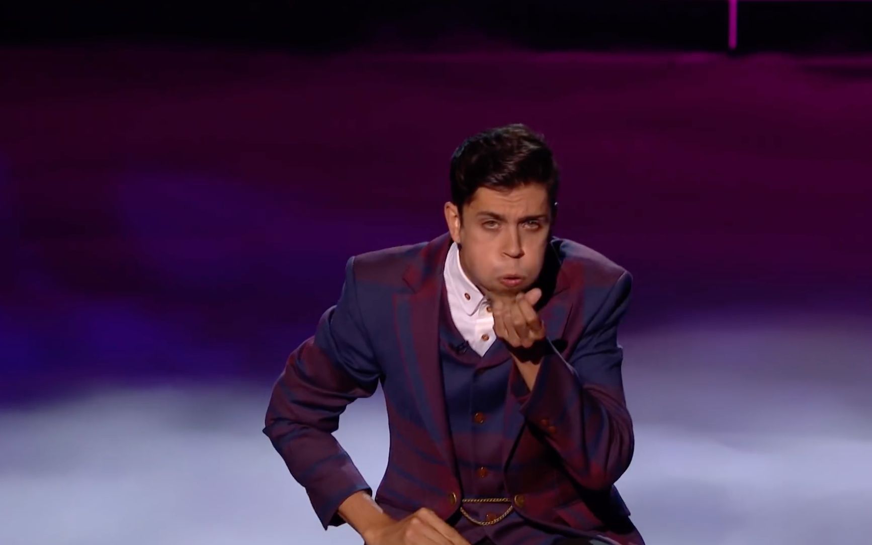 2019英国达人秀惊人的纸牌魔术太搞笑了吧