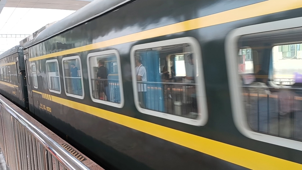 t8367次进惠州站 本务ss9-0092 广梅汕铁路软座25z