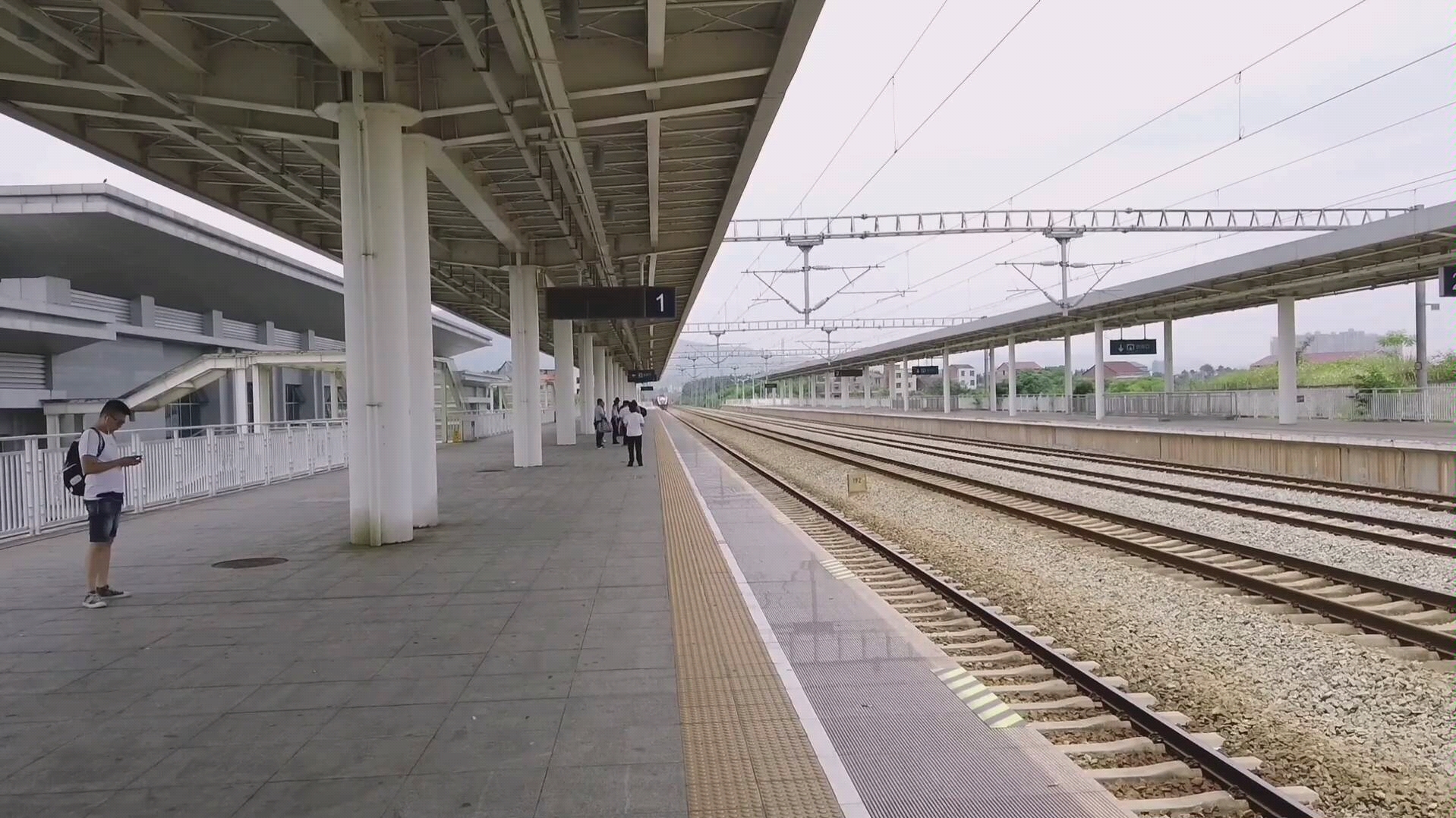 【拍车】周末吉衡线站台拍车【京局石段车迷候车室】首次尝试逗留在