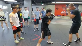 跳步直拳，最简单也最困难，重点在藏于身