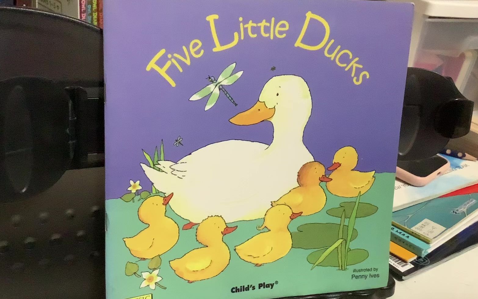 [图]《Five Little Ducks》（Penny lves）（英文绘本推荐）【茉莉的学习之旅】