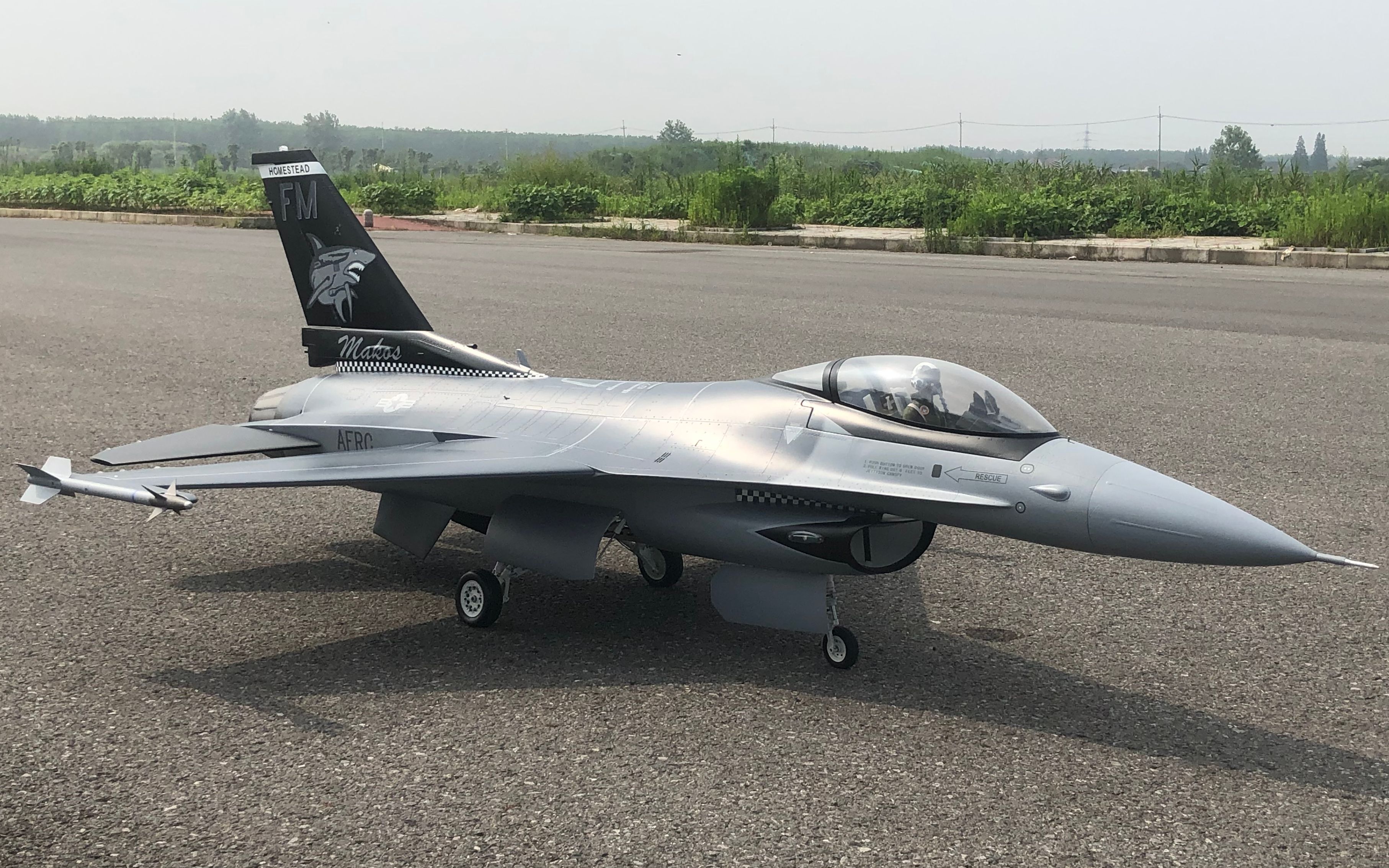 涡喷飞机航模f16飞行前安装调试准备