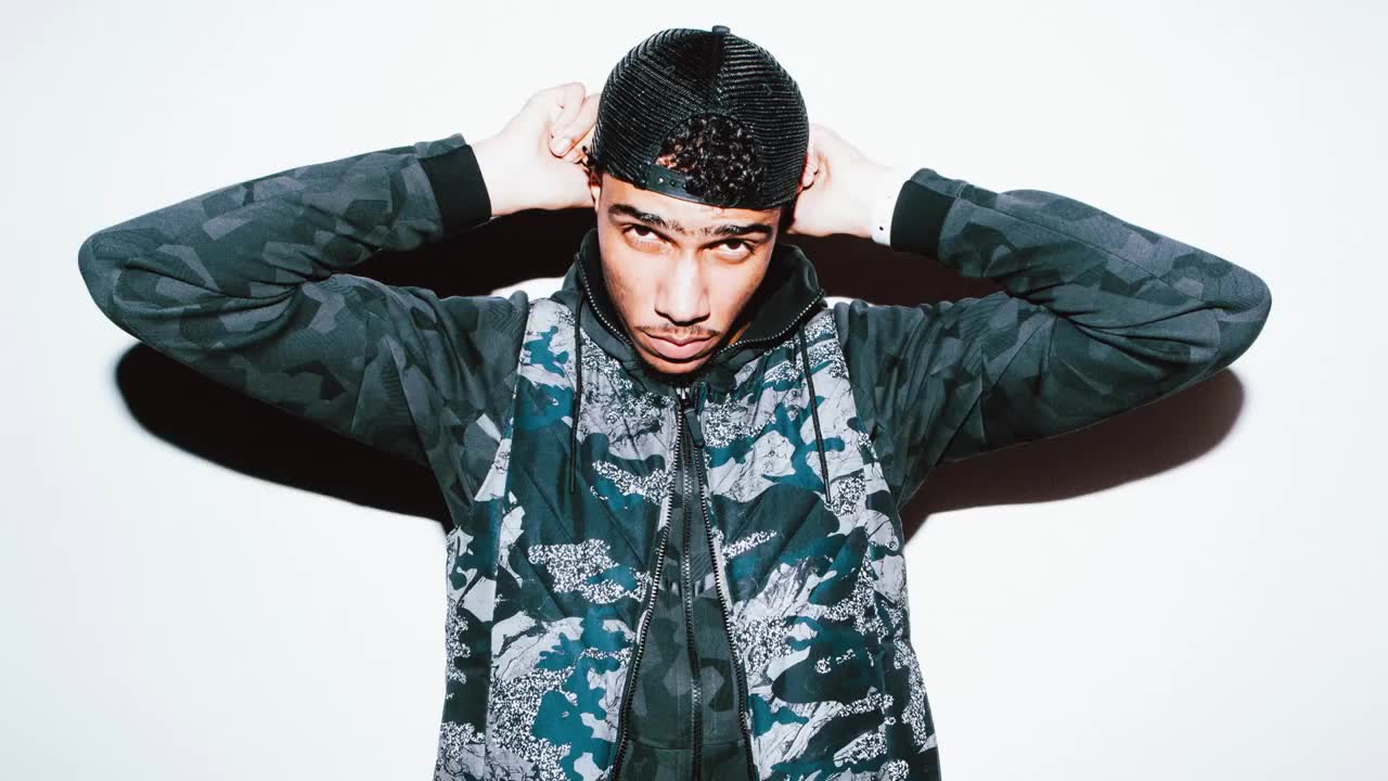 【aj tracey】- buster cannon (live) - dscvr ones to watch 2017